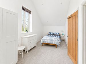 Bedroom - click for photo gallery